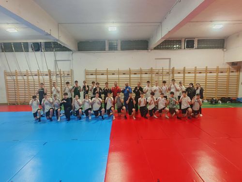 Közelharc bemutató